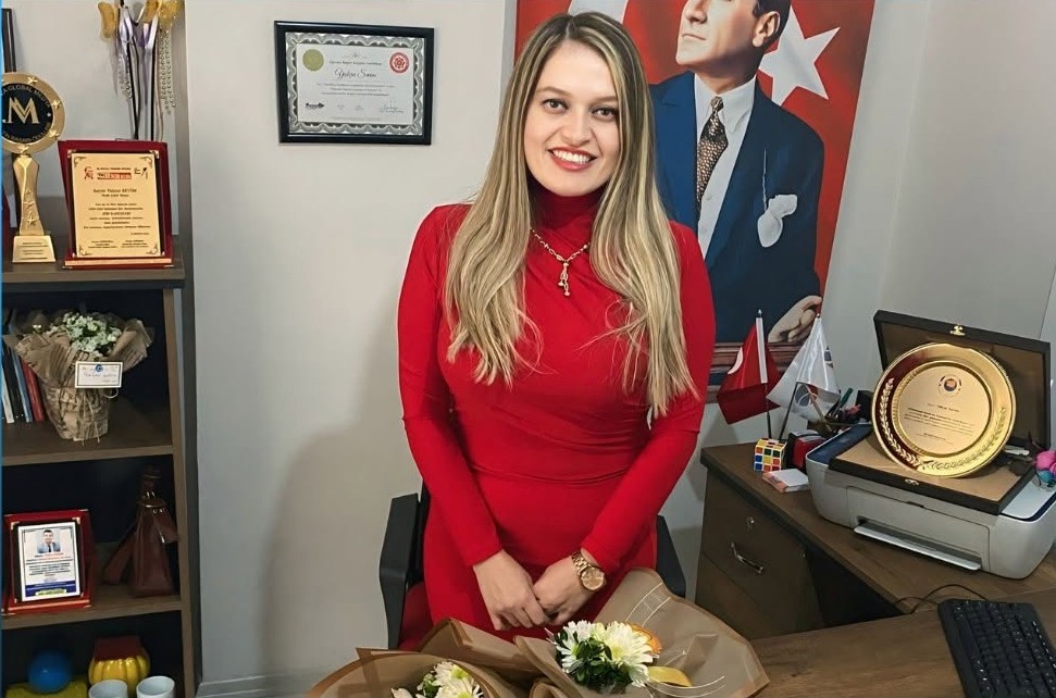 MATEMATİK ÖĞRETMENİ VE PROFESYONEL ÖĞRENCİ KOÇU EDA SEVİM’DEN HEDEF ODAKLI EĞİTİM