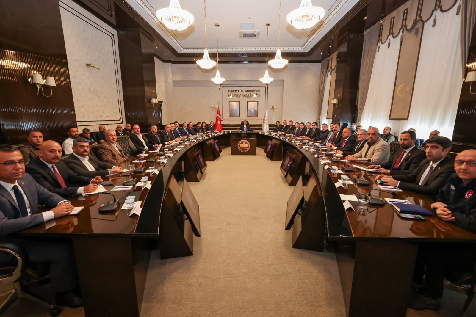 Hatay Valisi Mustafa Masatlı Başkanlığında Nehir ve Dere Yatakları Değerlendirme Toplantısı Gerçekleştirildi!