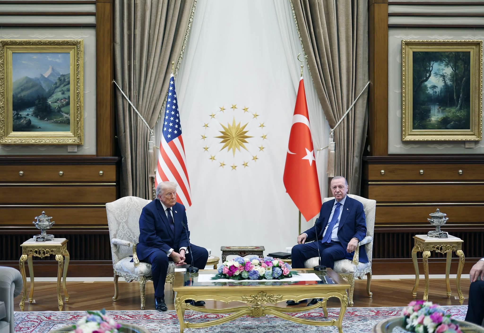 Erdoğan, Trump ile görüştü...