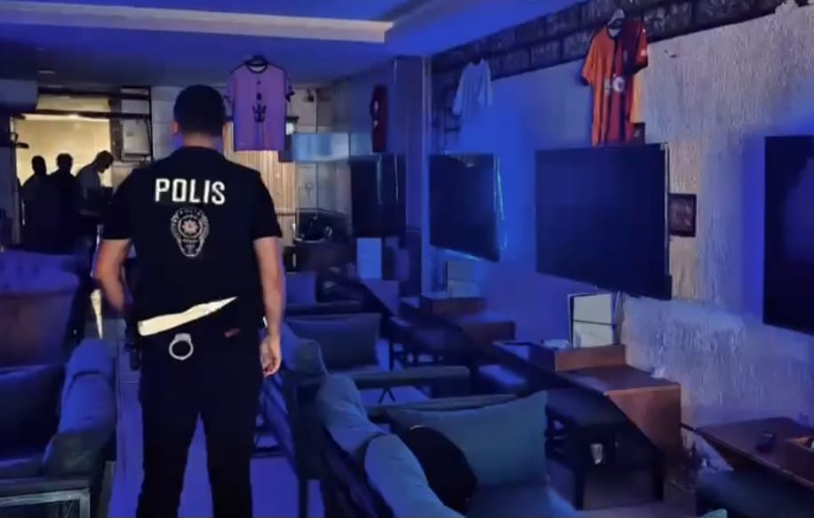 Hatay'da İnternet Kafeler ve Oyun Salonlarına Sıkı Denetim: 5 İşletmeye İdari İşlem...