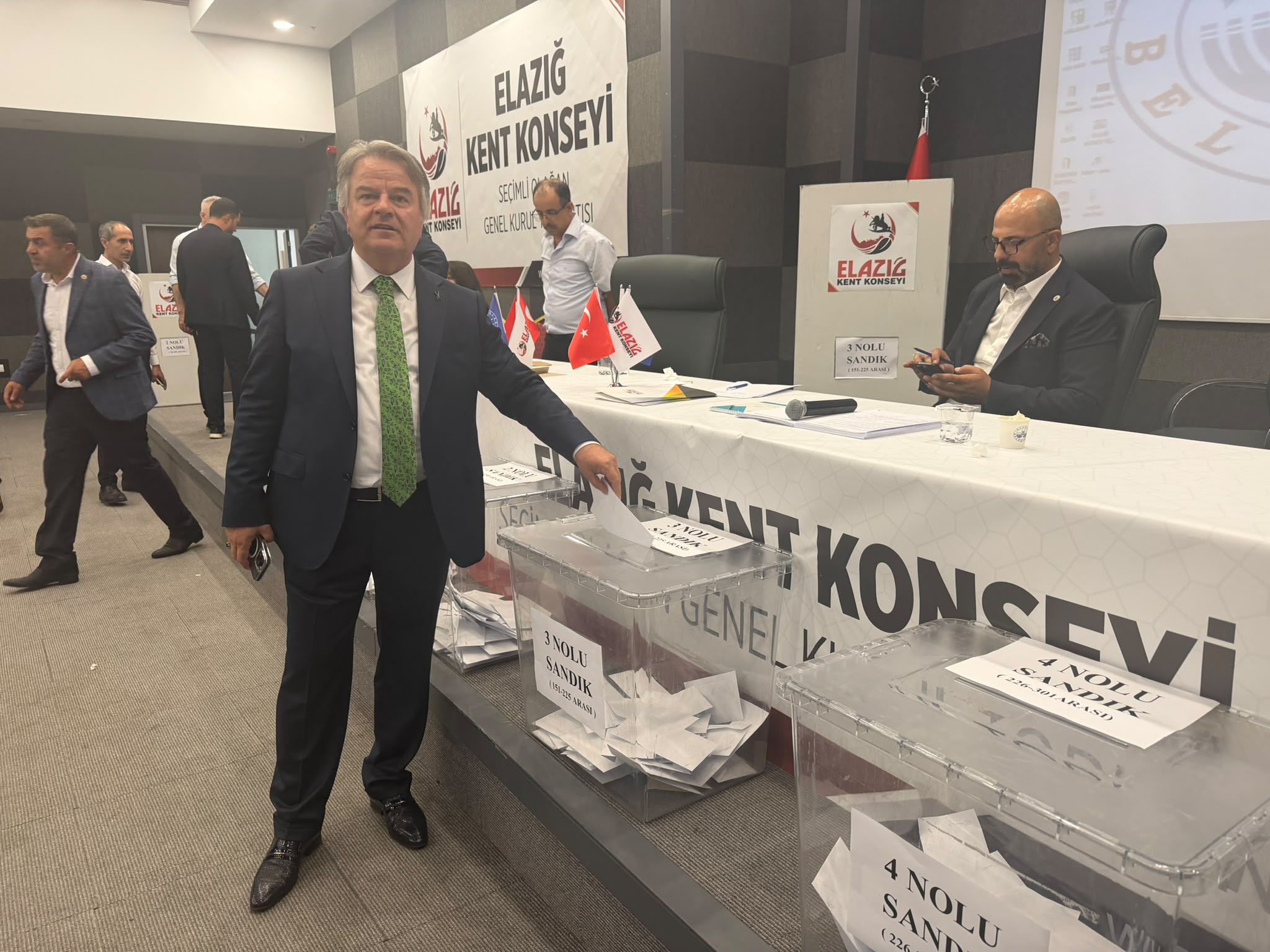 Elazığ Kent Konseyi’nde Nafiz Koca Güven Tazeledi