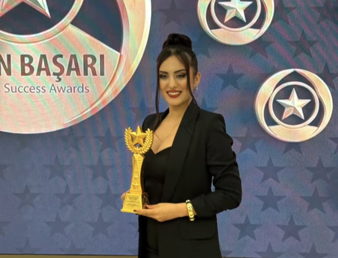 Didem Türkmen'e Altın Başarı Ödülü