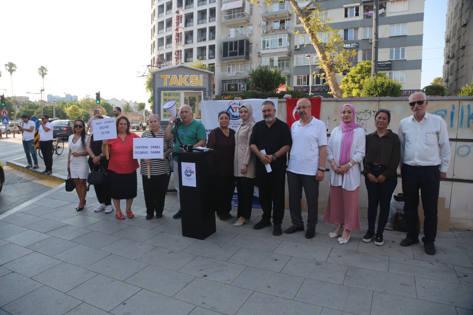 İŞ DÜNYASINA BİRLİK ÇAĞRISI, EMLAK SEKTÖRÜNE LOKMALI DESTEK
