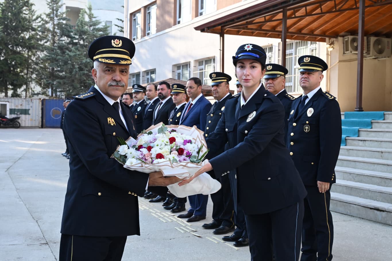 HATAY İL EMNİYET MÜDÜRÜ NİHAT ÖZEN GÖREVİNE BAŞLADI!