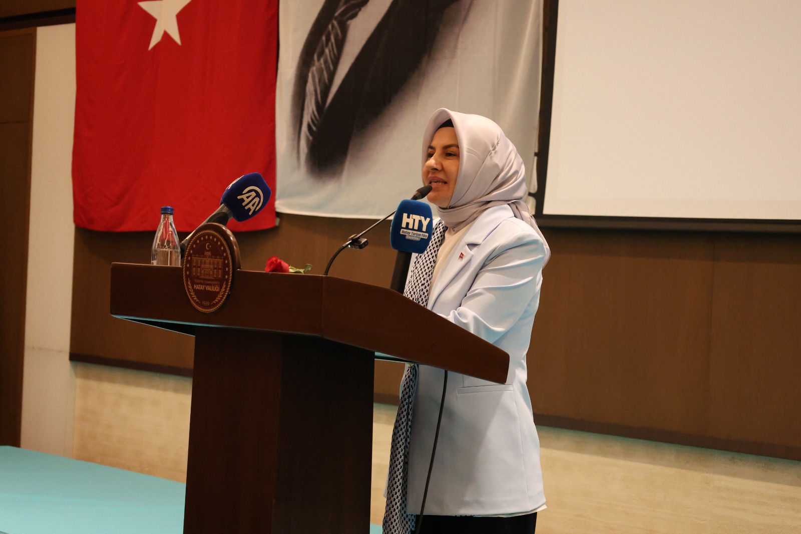 Muhtarlar Akademisi'nin Gizli Kahramanı: Suna Üstüner