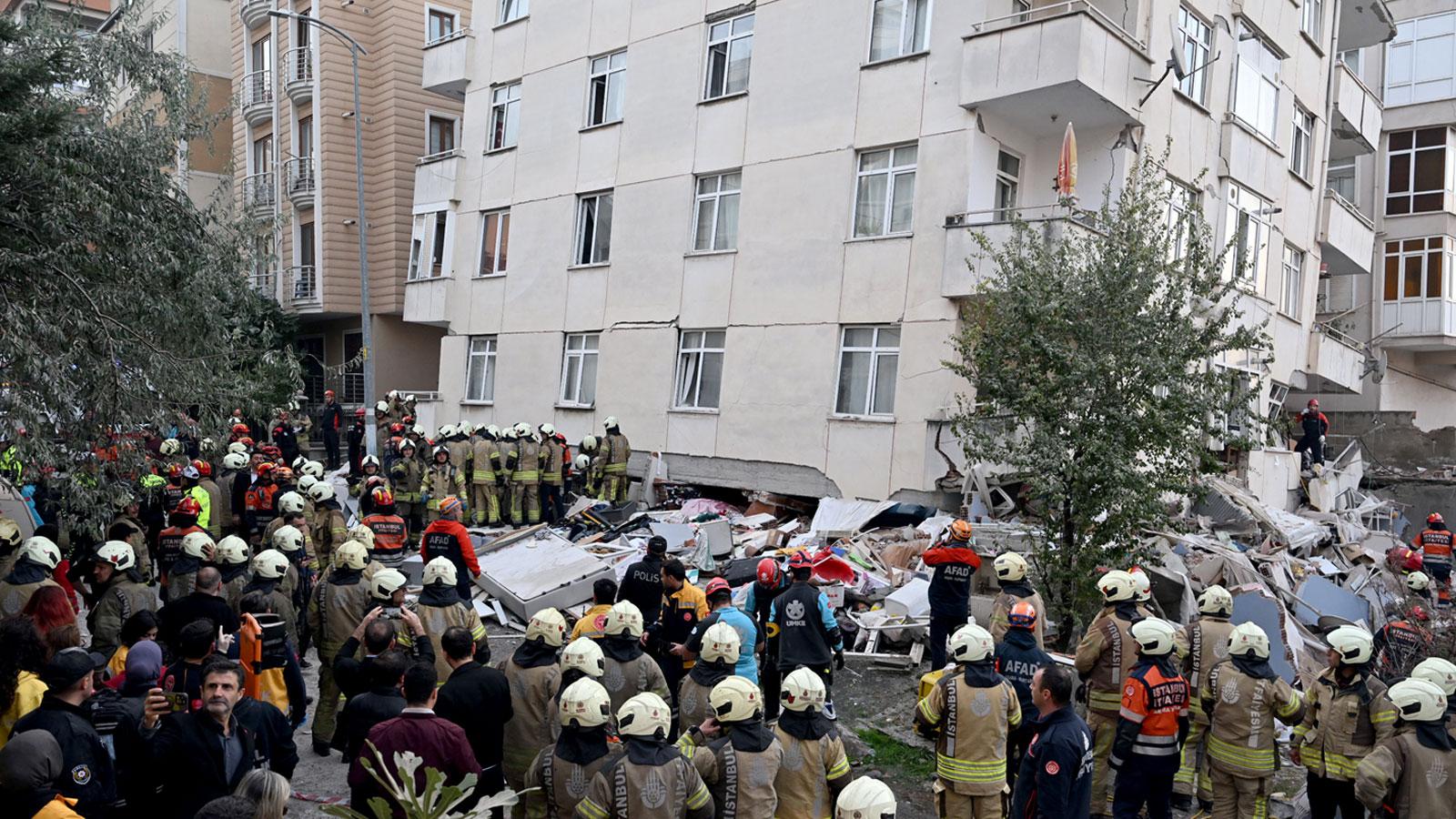 MALTEPE’DE 7 KATLI BİNADA KISMİ ÇÖKME: KURTARMA ÇALIŞMALARI SÜRÜYOR