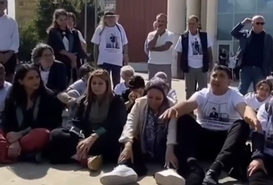 Mahir’in Ailesi Adliye Önünde: “Tek Suçlu Oğlumuz Oldu”